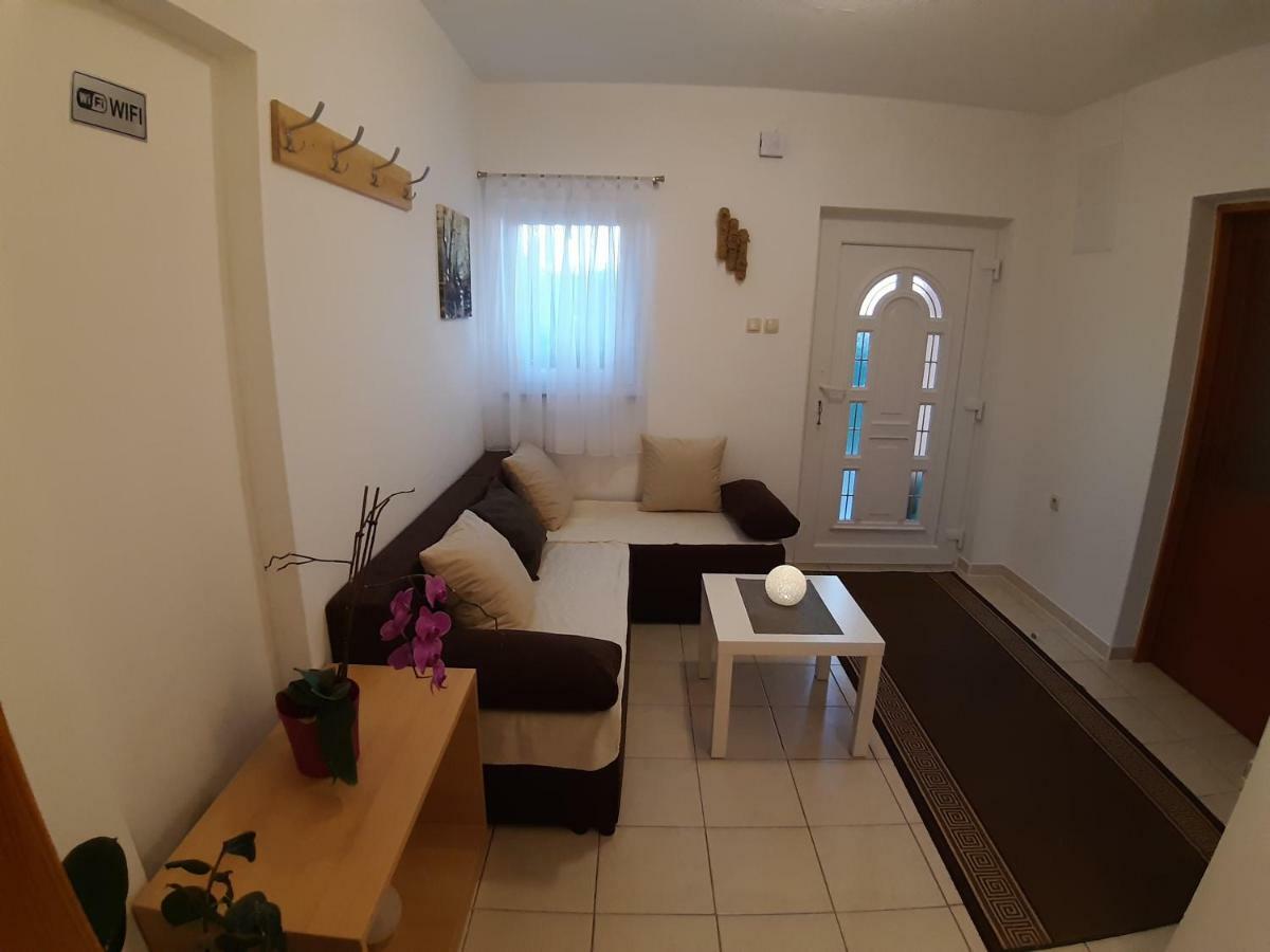 Apartamento House Jelena&Marija Rakovica Exterior foto