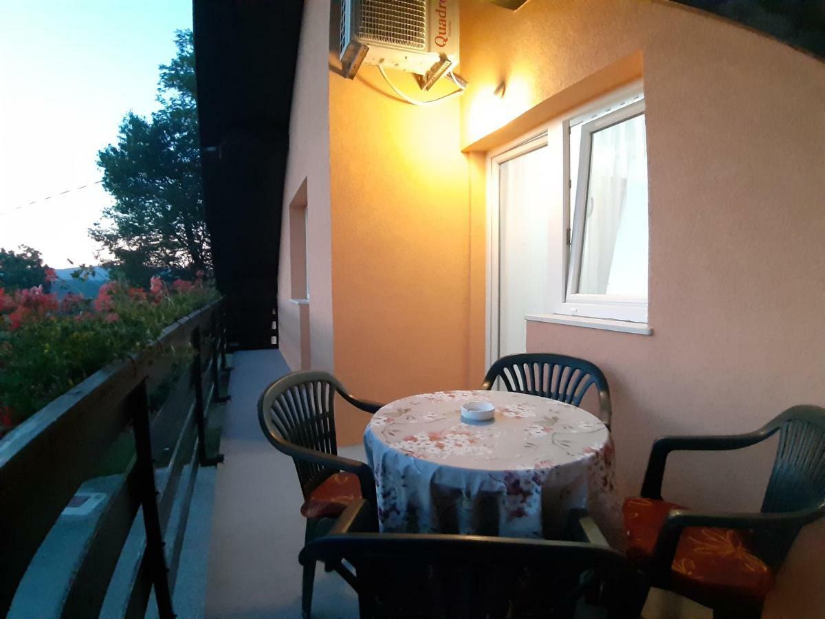 Apartamento House Jelena&Marija Rakovica Exterior foto